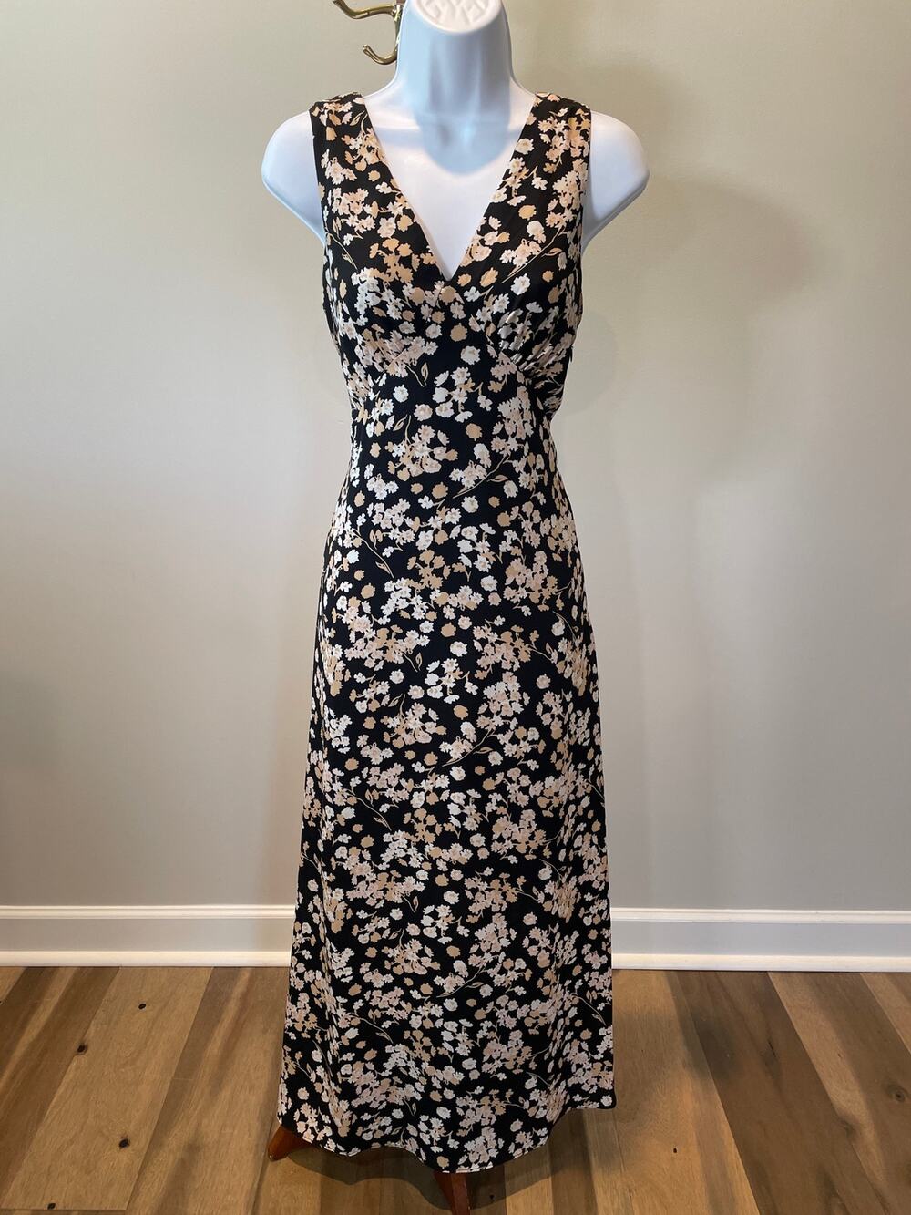 Mittonship Women Maxi Dress Floral Design Size S Black Tan and White